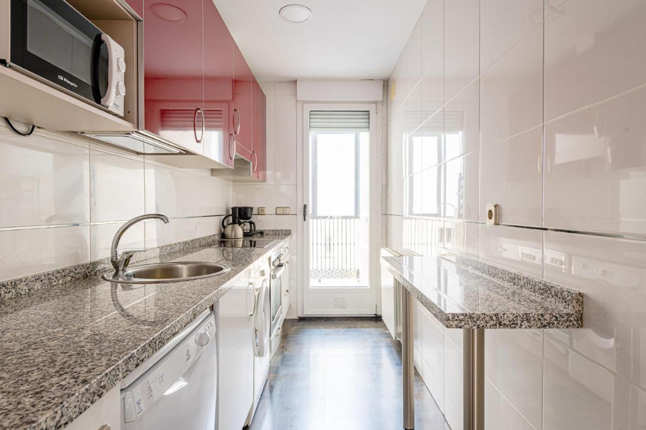 Spacious And Great With Swimming Pool In The Center Of By Sharingco. Apartment Madrid
